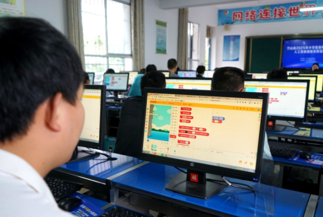 教师主导的底线真实为每个学生的生长注入精准助力与温暖关心