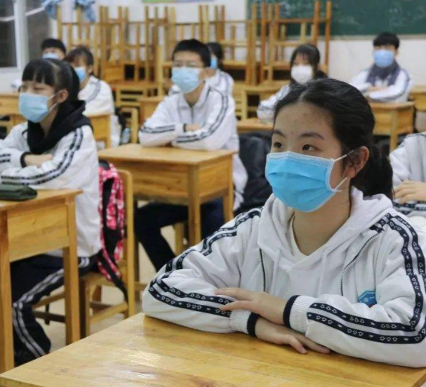 完善交通用餐寄宿资助等帮扶全面展开小班化教育变革 完善交通用餐寄宿资助等帮扶全面展开小班化教育变革