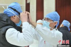浙江乐清“90后”医生继续坚守武汉：你们先撤，